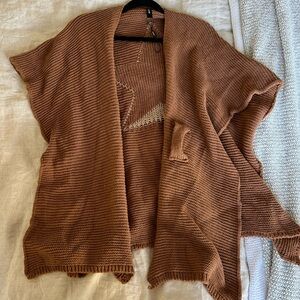 Open-Front Short-Sleeve Knit Cardigan in Chestnut Brown